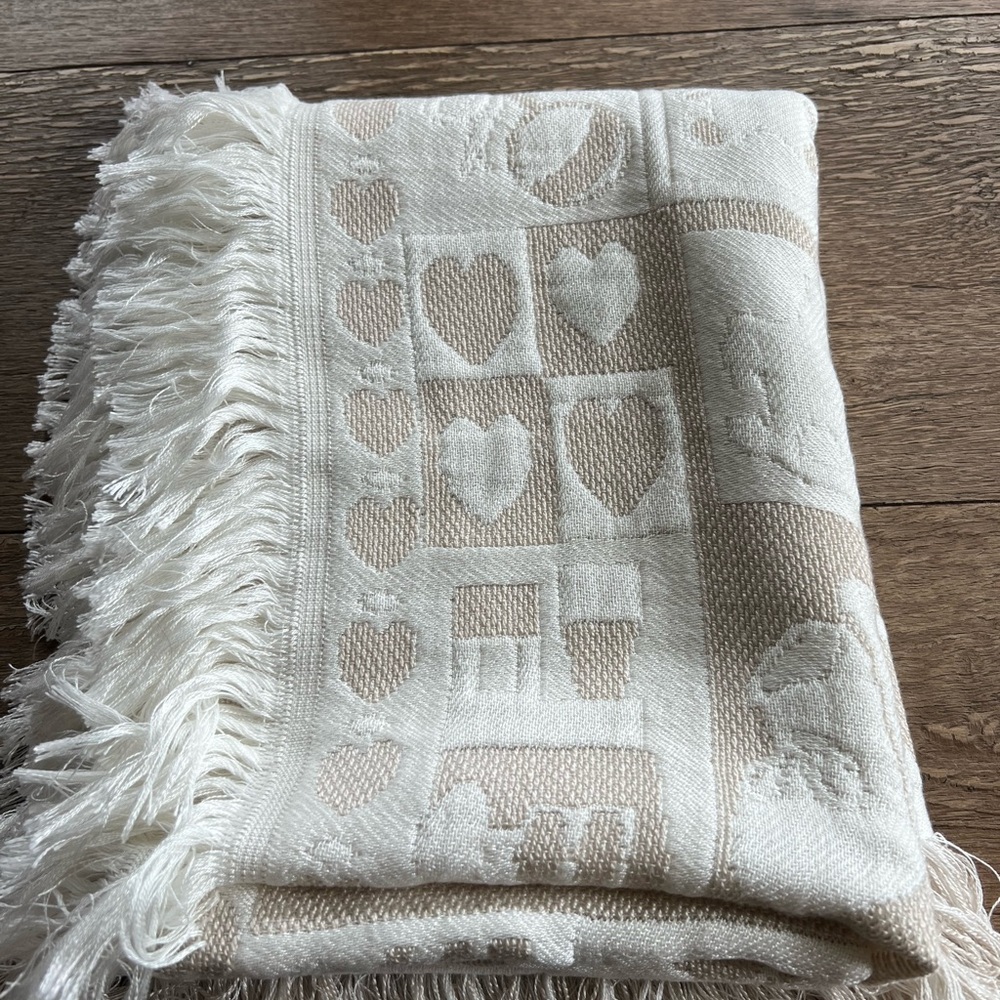 Neutral Heart Pattern Kids Throw Blanket - Cream